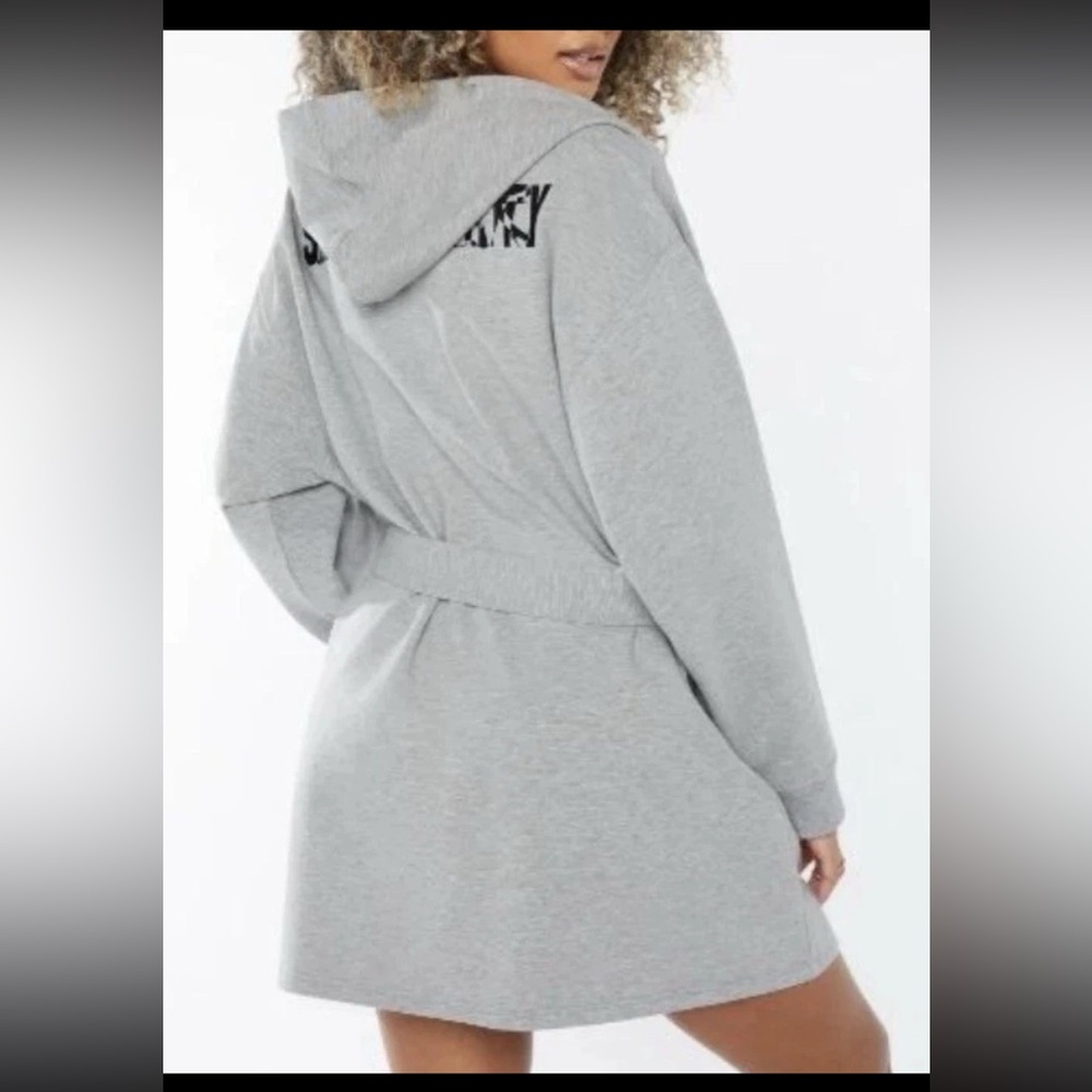 Savage X Fenty Lingerie by Rihanna Showgirl short robe platinum gray M/L - Picture 2 of 6